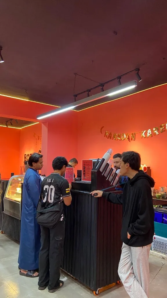 Bobaz counter and in-store energy